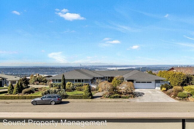 Foto del edificio - 4 br, 2.5 bath House - 4510 141st Ave SE