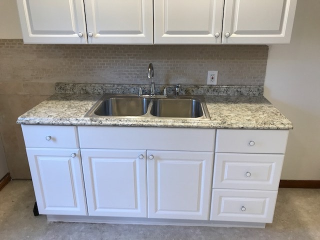 kitchen - 502 E Broadway St