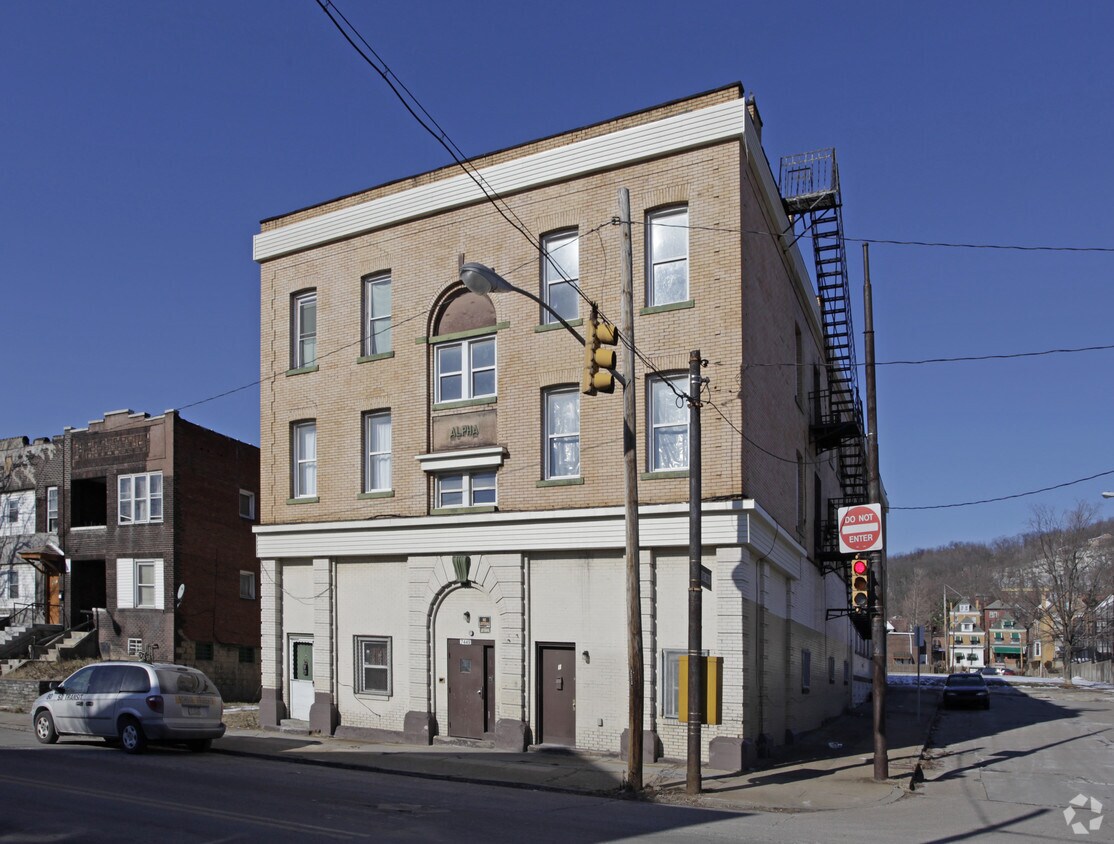 Building Photo - Alpha