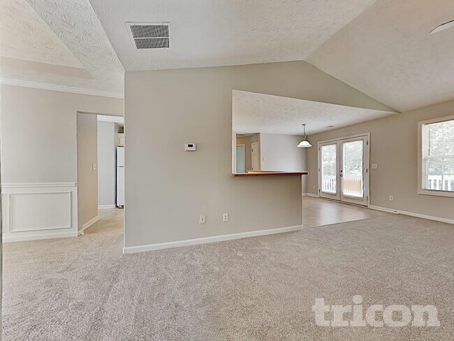 Foto del edificio - 460 Vinemont Ridge