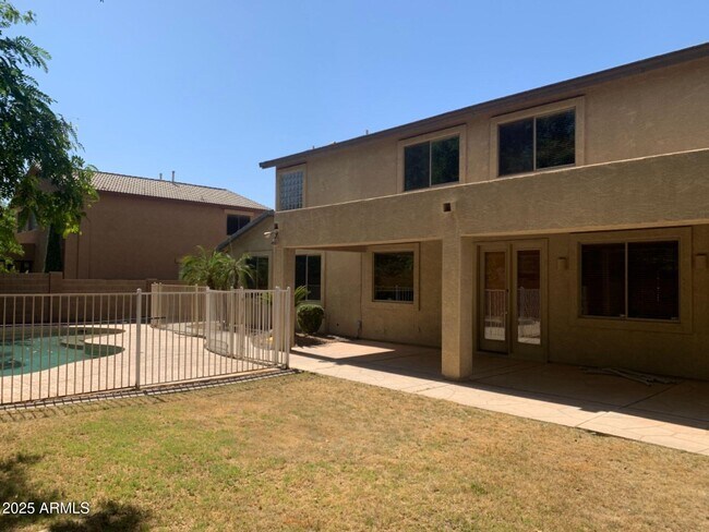 Foto del edificio - 3722 E Kimball Rd