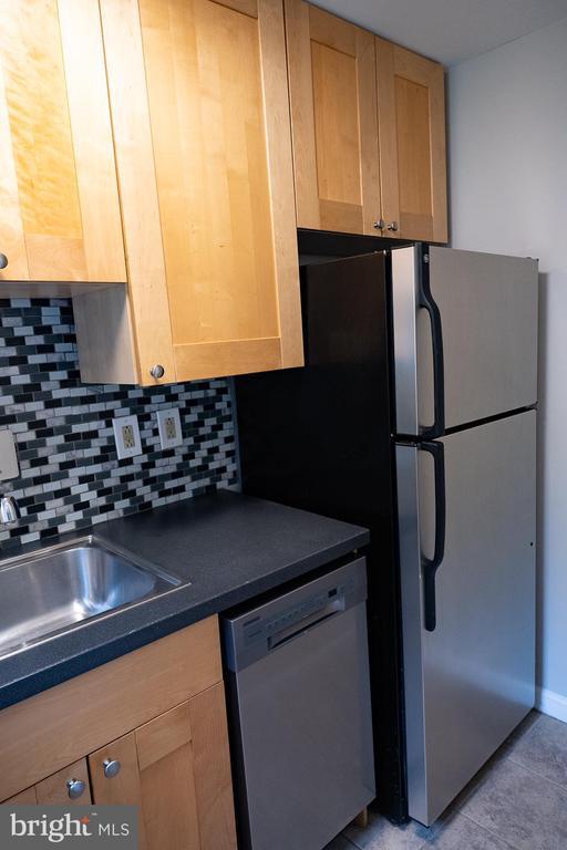 Foto del edificio - 1721 Queens Ln
