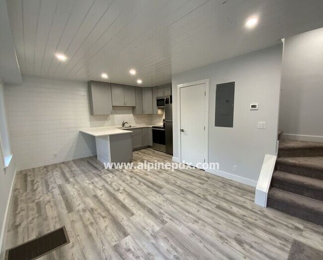 Foto del edificio - One Bedroom ADU in Lents!