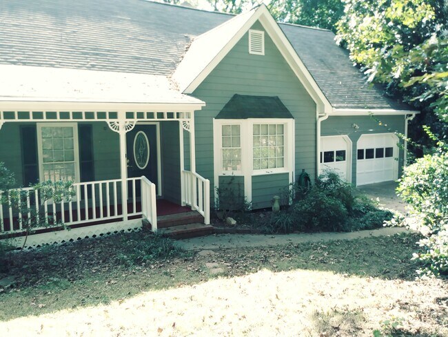 Foto del edificio - 2020 Oak Village Ln