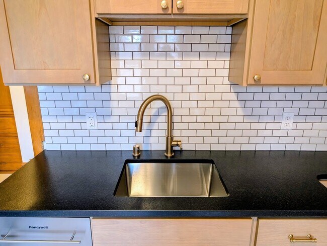 Foto del edificio - 2346 N 68th St