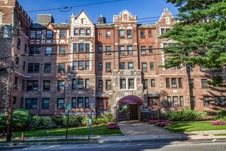 Building Photo - 23 Old Mamaroneck Rd