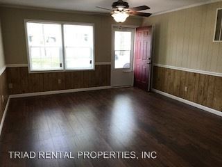 Building Photo - 148-150 W Edgewood Cir