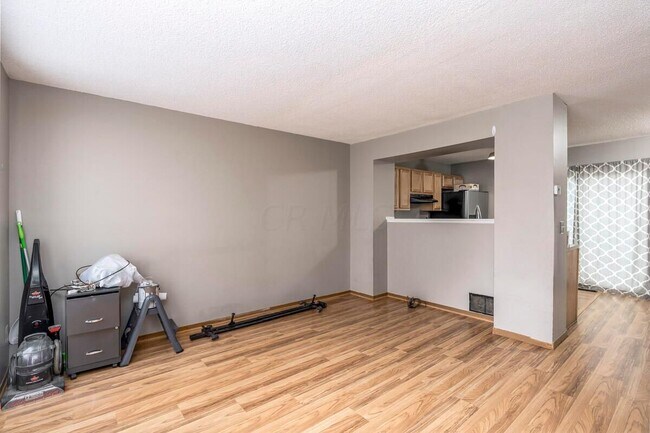 Foto del edificio - 7695 Barkwood Dr