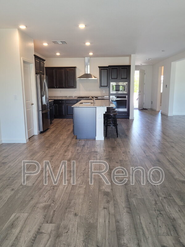 Building Photo - 8380 Fenhollow Dr