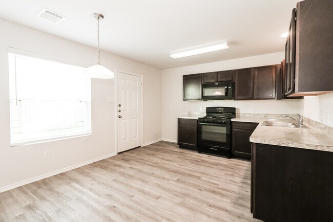 Foto del edificio - 16926 Andrew Nook Ln