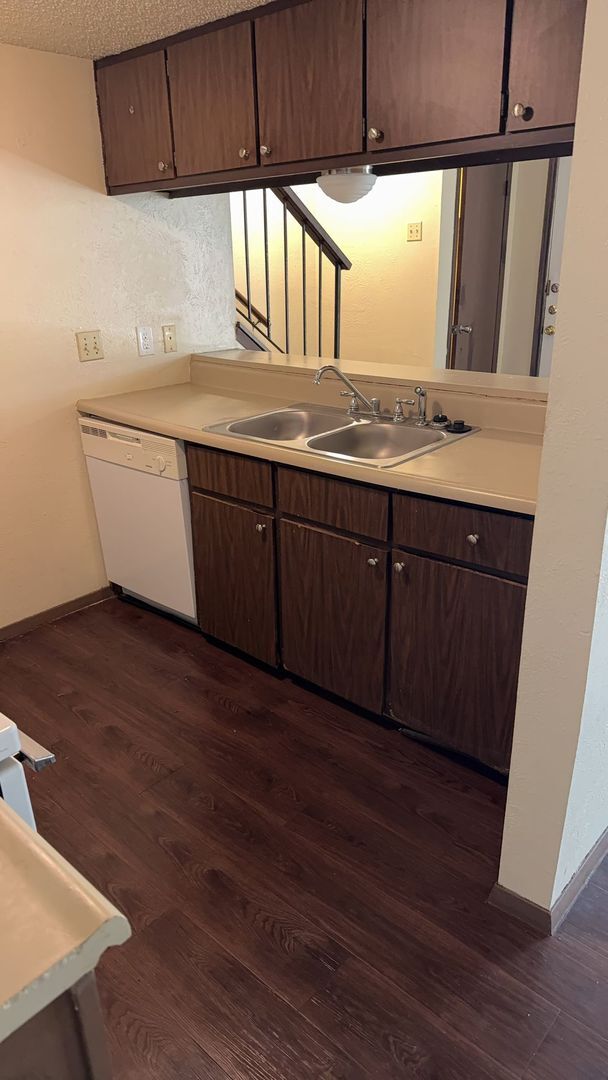 Foto del edificio - 4504 Hunt Cir