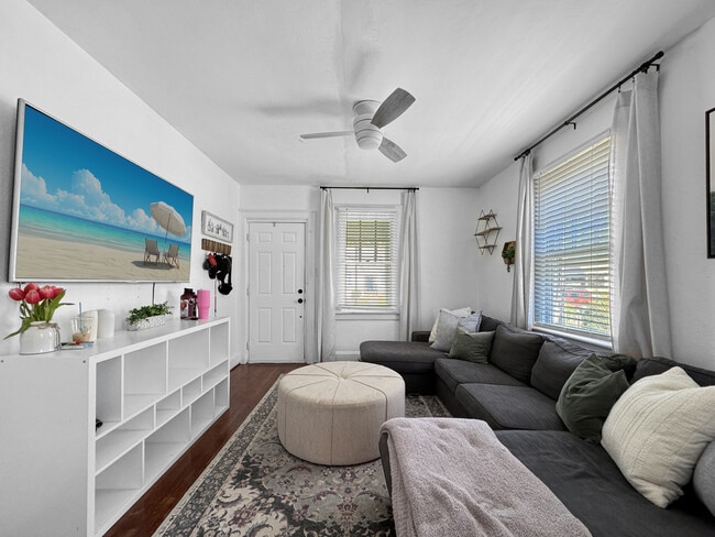 Building Photo - 241 Sandpiper Dr