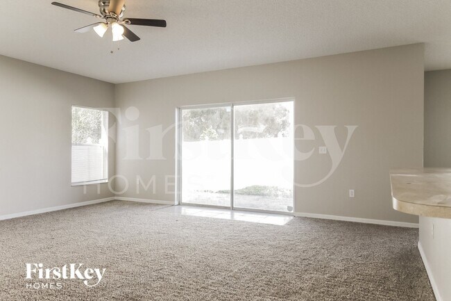 Foto del edificio - 556 Big Sioux Ct