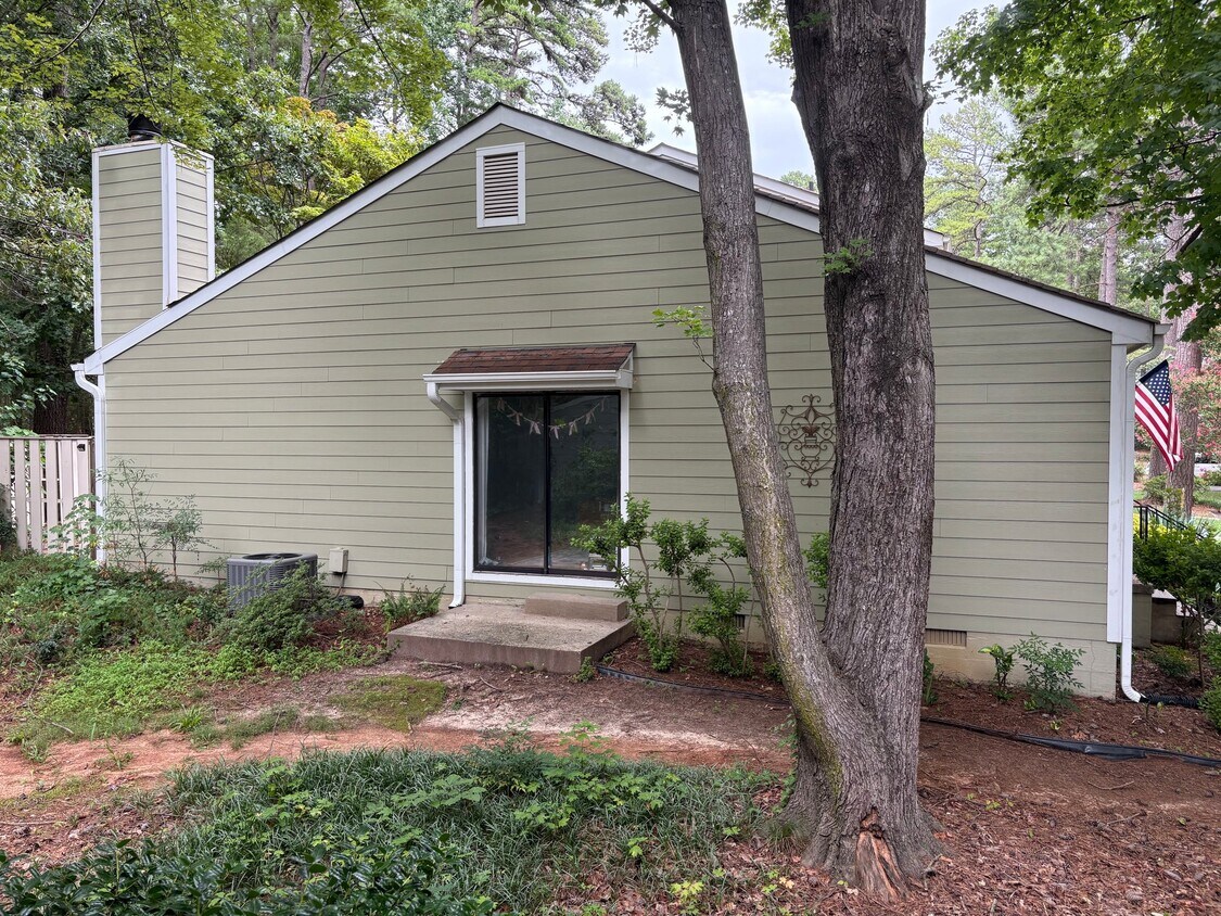 Foto del edificio - 829 Green Ridge Dr