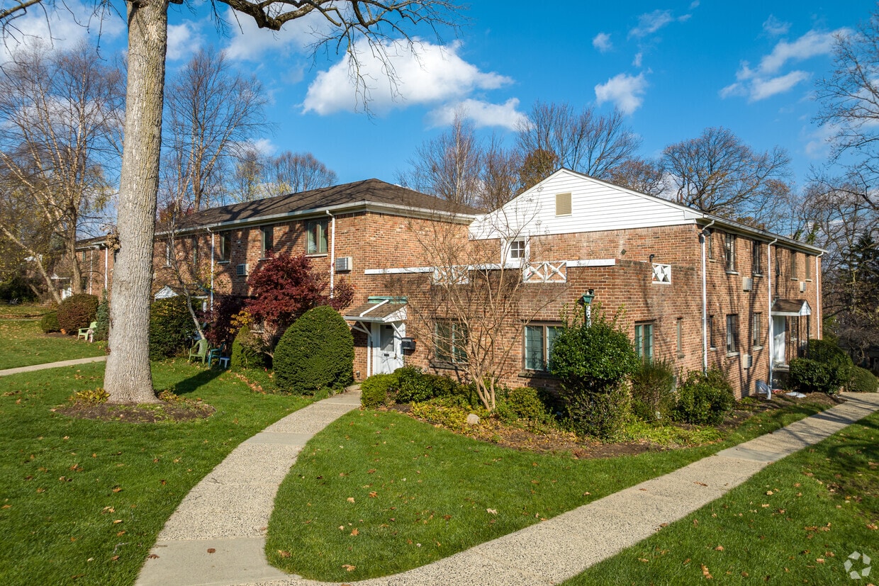 Troy Village Townhomes for Rent Springfield, NJ