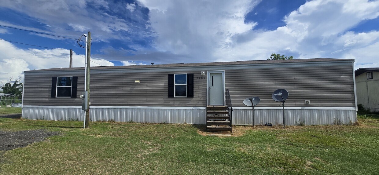 Primary Photo - 2739 E 11th Ct