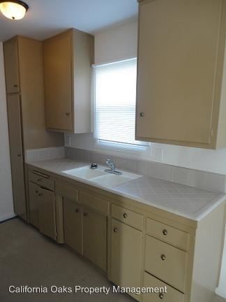 Foto del edificio - 3352-3358 E Foothill Blvd