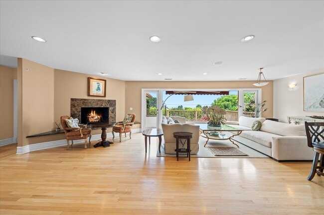 Building Photo - 2129 Palos Verdes Dr W