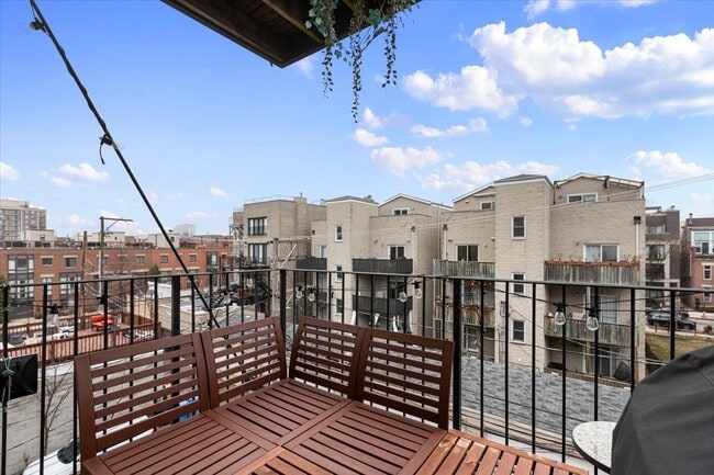 Foto del edificio - 1512 N Hudson Ave