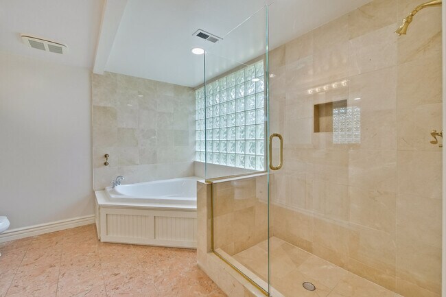 Foto del edificio - 2053 Sandalwood Ct