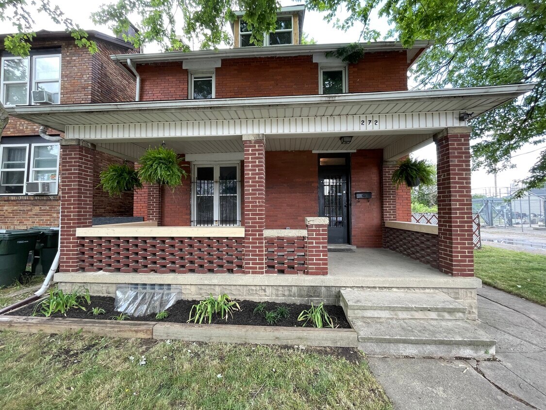 Foto principal - 272 S Green St