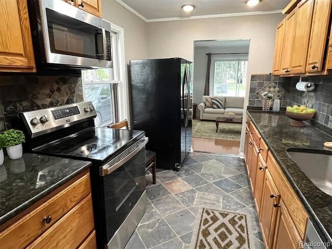 Building Photo - 23096 Hawthorne St