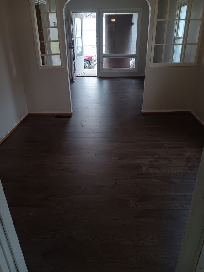 Building Photo - 3252 Isabelle St