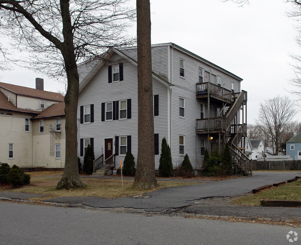 Building Photo - 12 Maple St