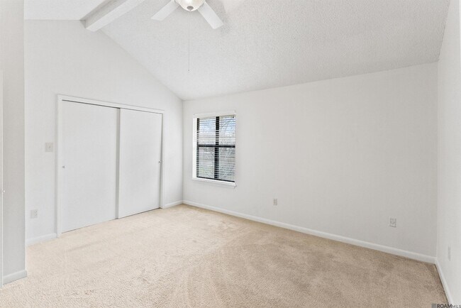 Foto del edificio - 5243 Butter Creek Ln