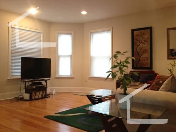 Foto del edificio - 25 Aspinwall Ave