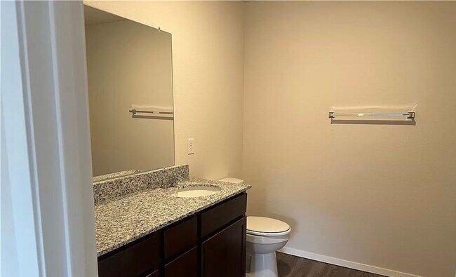 Foto del edificio - One Level/Four Bed/Two Bath/Two Car Garage...