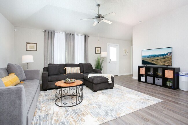 Foto del edificio - 3 miles from Lackland AFB!!