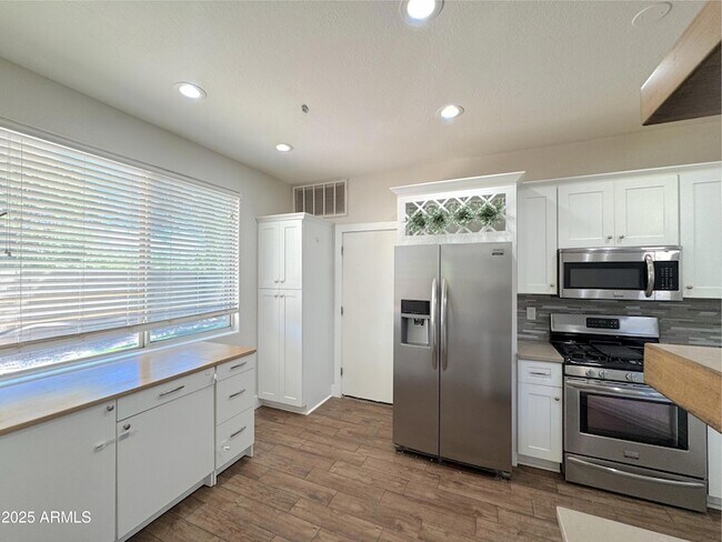 Foto del edificio - 9331 E Lompoc Ave