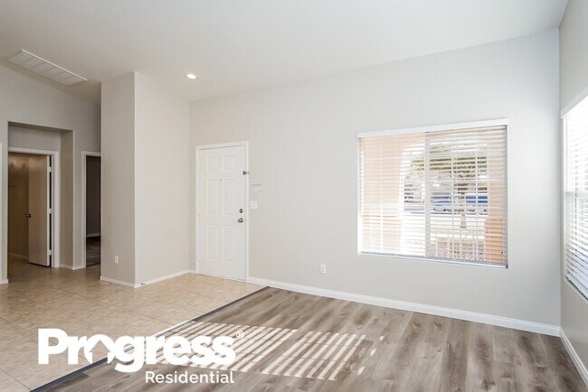 Foto del edificio - 9633 Crystal Ridge Rd