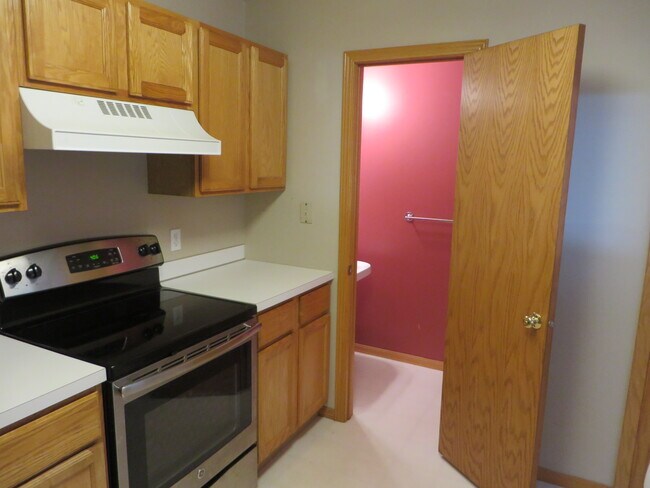 Kitchen/ 1/2 bath - 1915 Jan Echo Trl