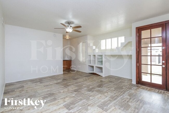 Foto del edificio - 1562 E Oakland St