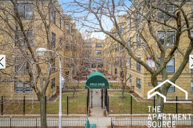 Building Photo - 3916 N Pine Grove Ave