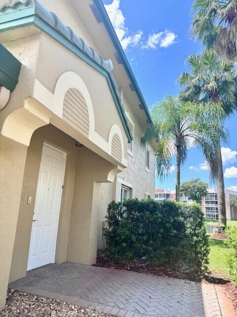 Foto del edificio - 7842 Exeter Blvd E
