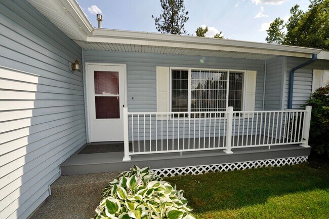 Building Photo - 3 bed 2 bath rancher