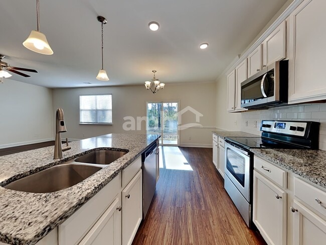 Building Photo - 447 Brookgreen Dr