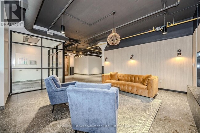 Photo du bâtiment - 120 Huron St