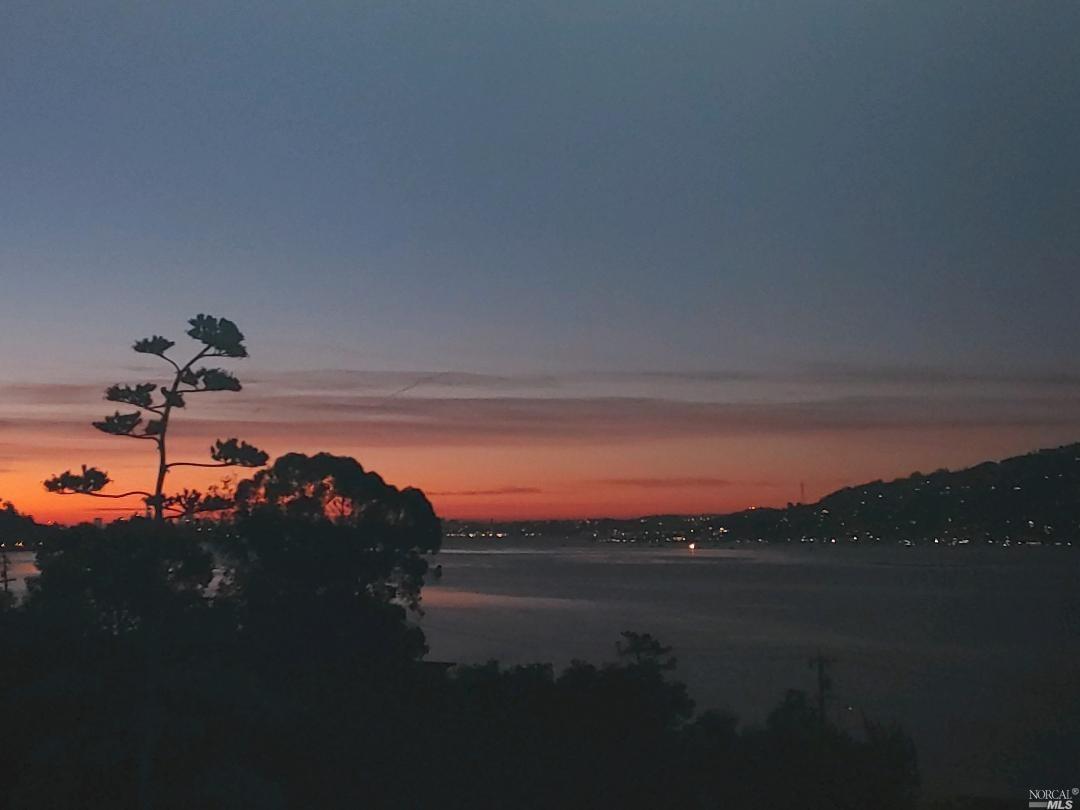 Foto principal - 18 Janet Way