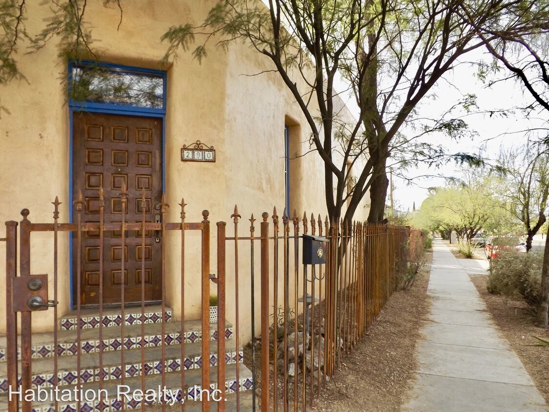 Primary Photo - 290 E 17th St