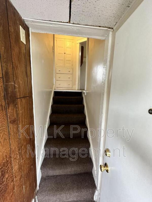Building Photo - 539 Kling St