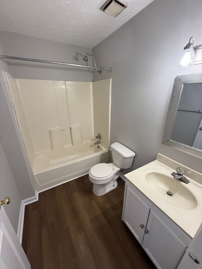 Foto del edificio - 2 bed, 1 bath duplex in Nicholasville!