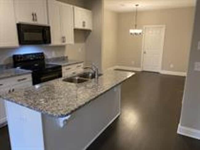 Building Photo - 247 Claremont Ct