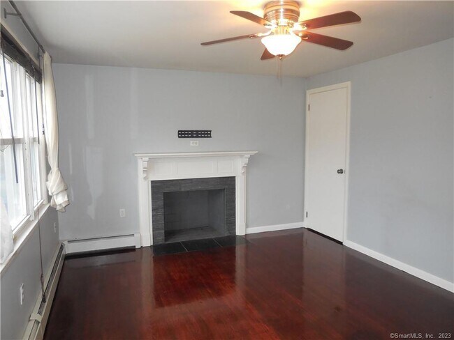 Foto del edificio - 215 Fowler Ave