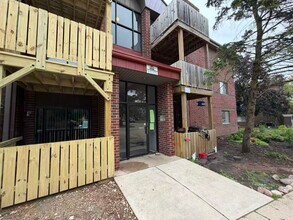 Building Photo - 1360 Brook St