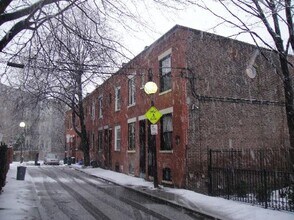 Building Photo - 32 Sussex St