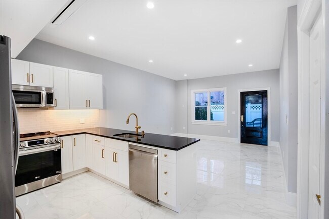 Foto del edificio - 290 Beacon St